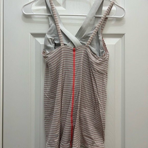 Lululemon tank top - Picture 2 of 3